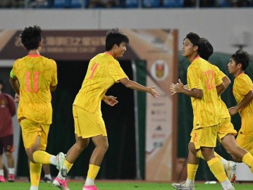 随着U17国少2-1取胜，淘汰赛对阵正式出炉：中国队将战河床，上海PK阿森纳
